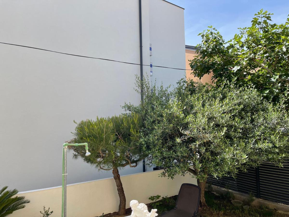 Apartments Villa Engeli Vir Exterior foto